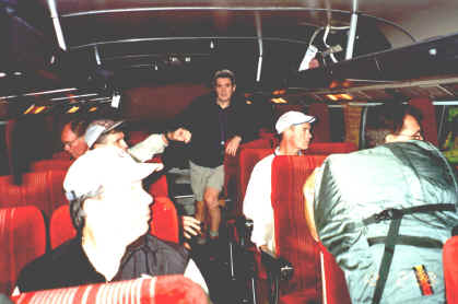 Bus.jpg (240953 bytes)